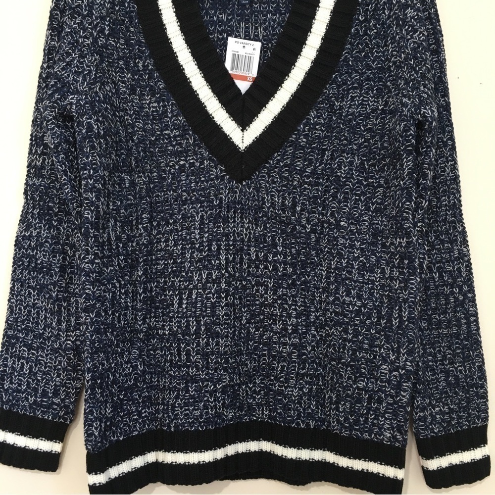 Freshman Varsity over size V-neck long sleeve chunky knit pull over sweater - Picture 5 of 16